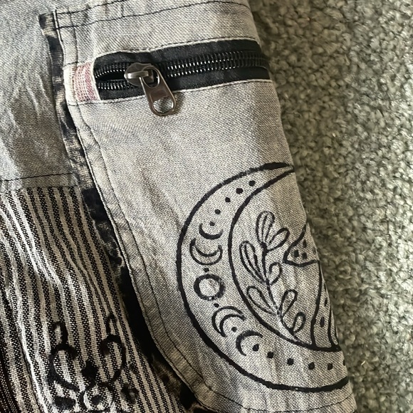 Gray patchwork pants - Picture 4 of 6